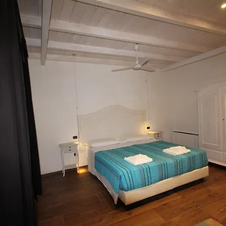 Couette-café La Conchiglia 3*